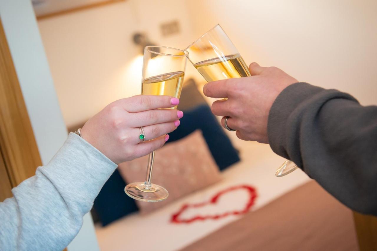 Bonnie Barns - Adults Only Luxury Lodges With Hot Tubs Luss Luaran gambar